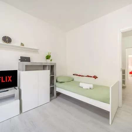 Como, Swiss 5 Min - At 10 Min - Wifi, Parking 코모