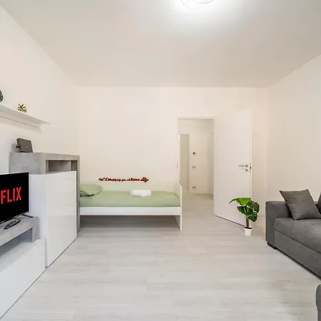 Como, Swiss 5 Min - At 10 Min - Wifi, Parking 아파트